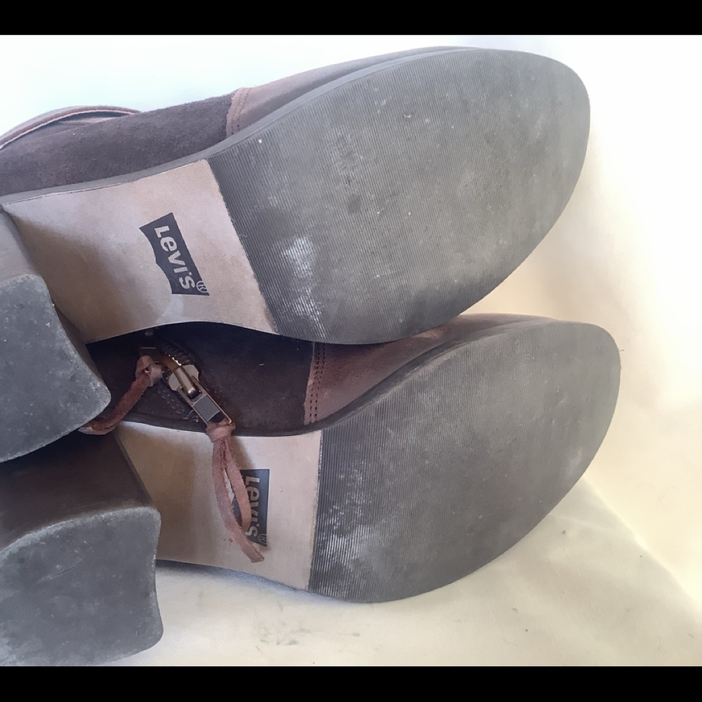 Levi’s Calimesa ankle boots; size 9 - Picture 7 of 8